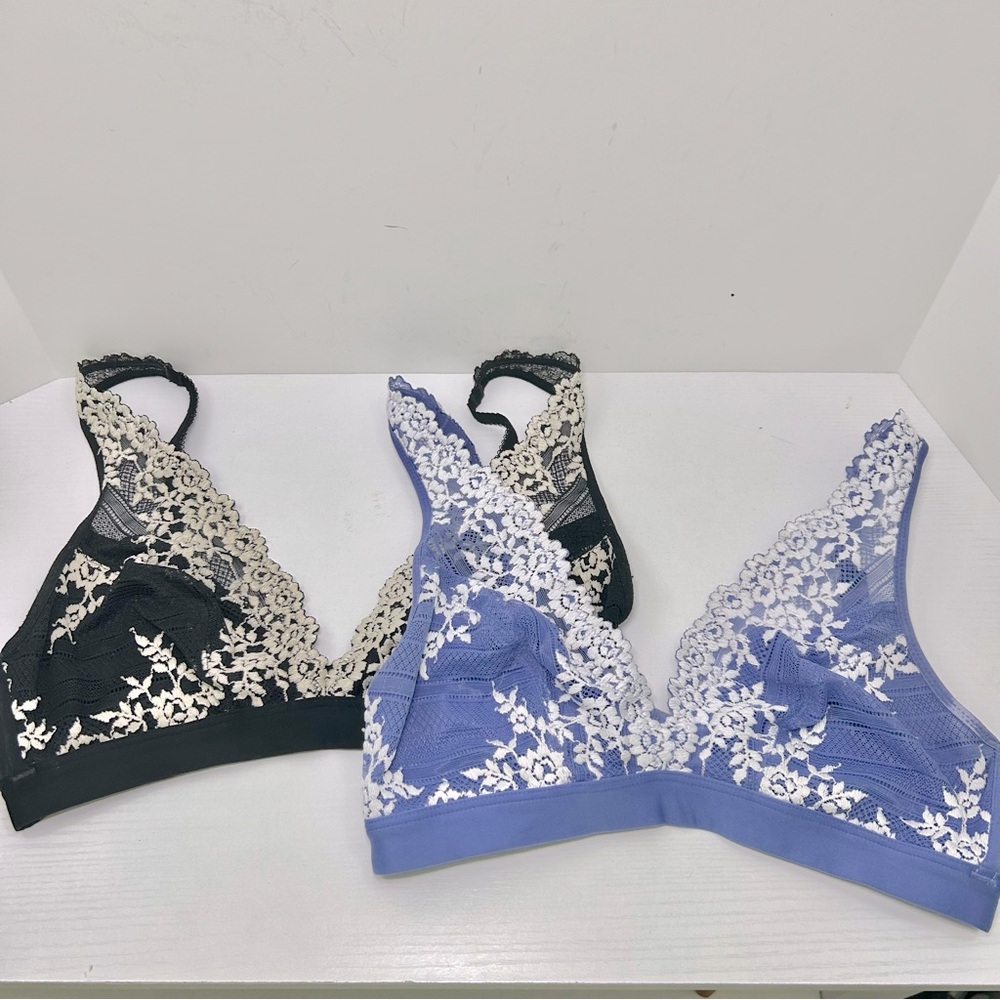 Wacoal Embrace Lace Soft Cup Wireless Bra Duo Black & Periwinkle Floral Size 36